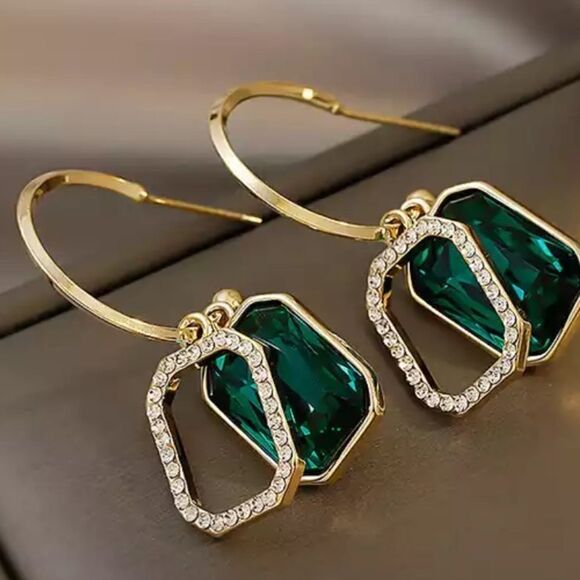 The Envy earring in gold - Picture 1 of 7